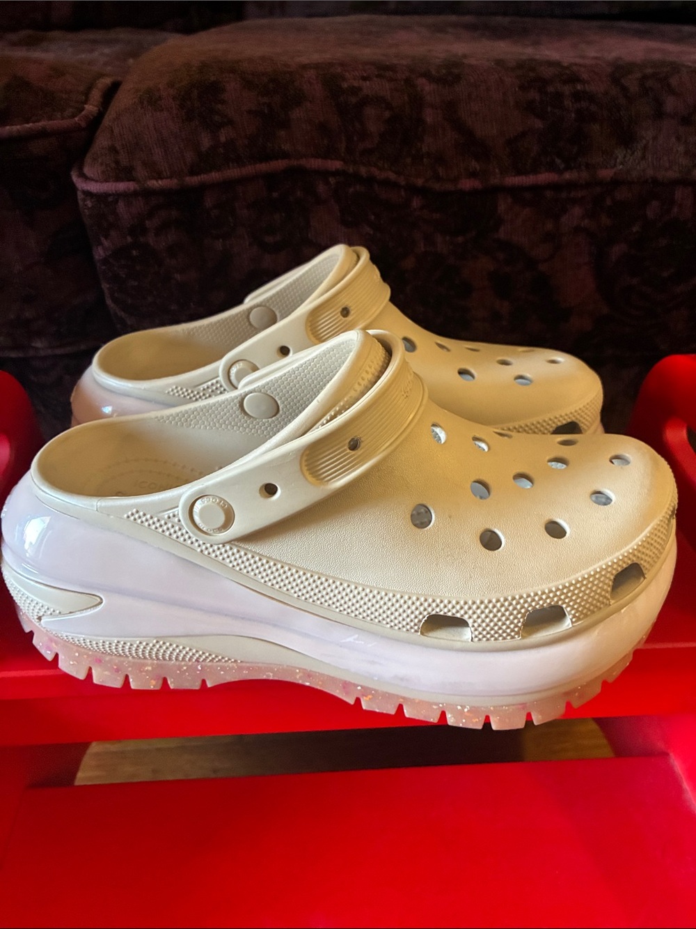 Crocs Chunky Platform Clog Sandals in Cream and tan with confetti soles size 10